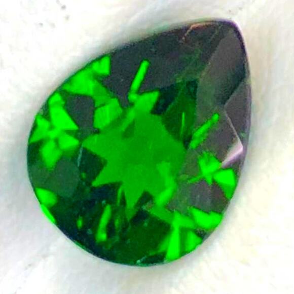 Gorgeous 2.3 Carat Chrome Diopside Gemstone!! - Picture 8 of 12